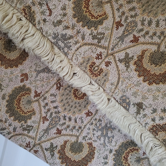 Sage Green Floral Pattern Woven Table Runner - Picture 3 of 8